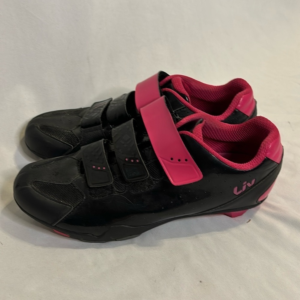 LIV  Cycling Spin Bike Shoes size women 11.5